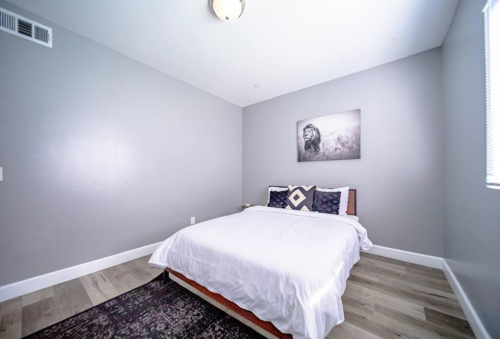 4bd Townhome Sleeps 10 Near Usc/dtla/expo * Los Angeles