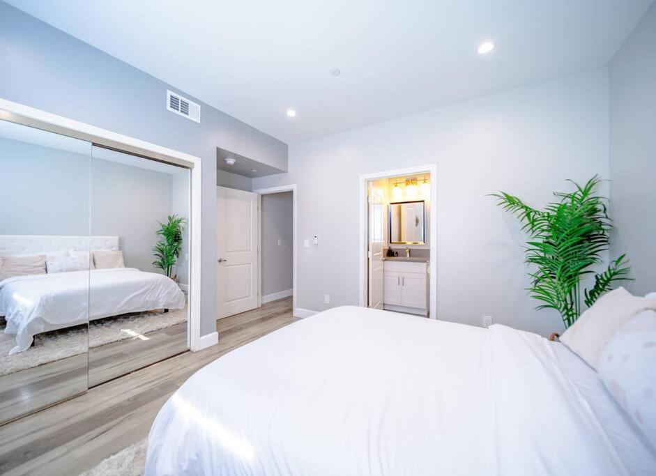 4bd Townhome Sleeps 10 Near Usc/dtla/expo * Los Angeles