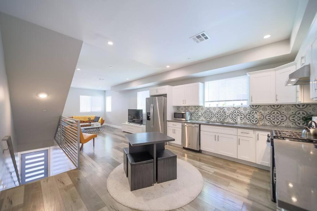 Apartment 4bd Townhome Sleeps 10 Near Usc/dtla/expo *